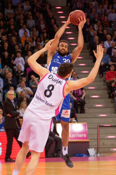 他凭借出色 他凭借出色