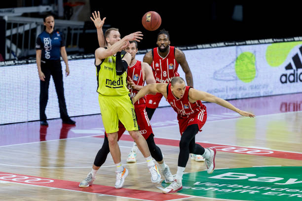 密尔顿为何 密尔顿为何